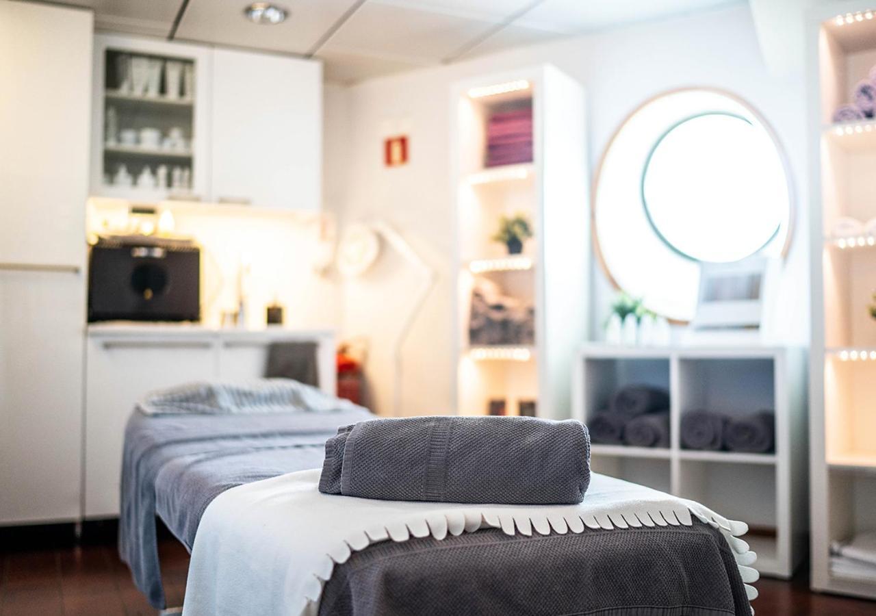 Viking Line Ferry Gabriella - One-Way Journey From Stockholm To Helsinki 호텔 외부 사진