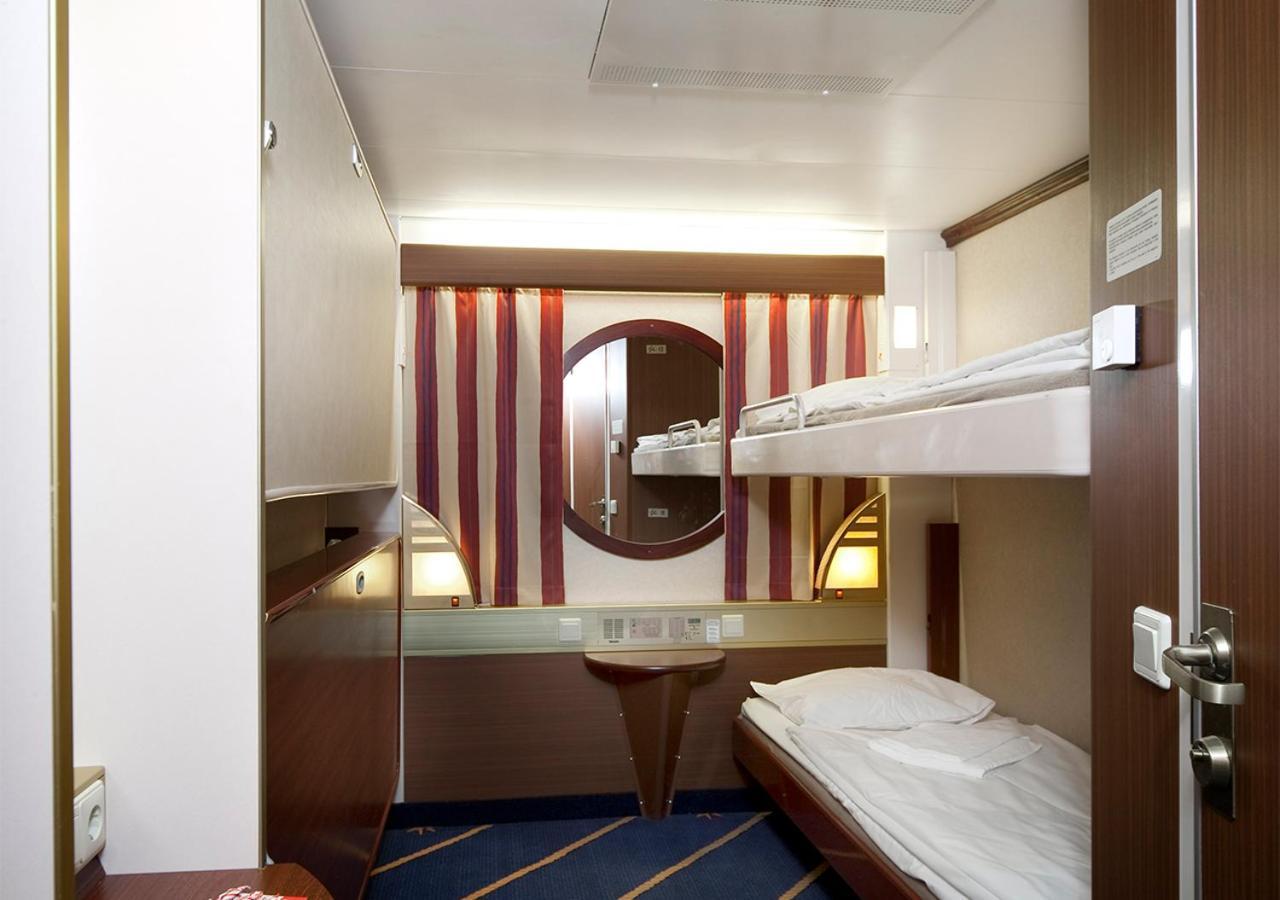 Viking Line Ferry Gabriella - One-Way Journey From Stockholm To Helsinki 호텔 객실 사진