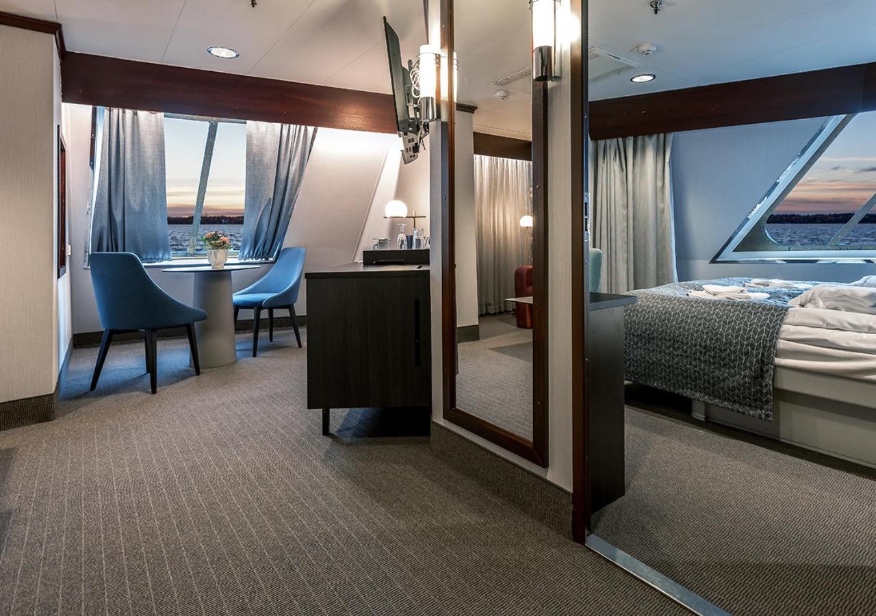 Viking Line Ferry Gabriella - One-Way Journey From Stockholm To Helsinki 호텔 객실 사진